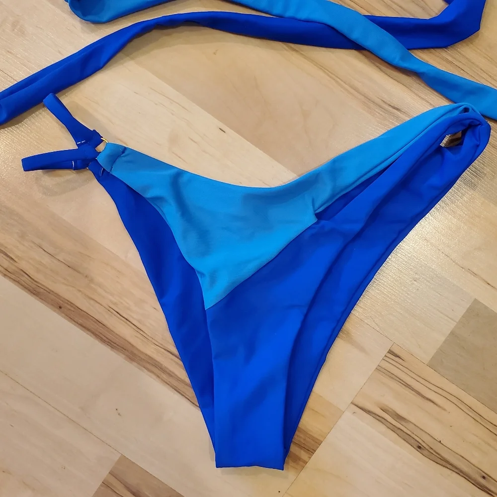 LIKE NEW Sexy Two Tone Blue Wrap Detail Bikini Sz Meduim
